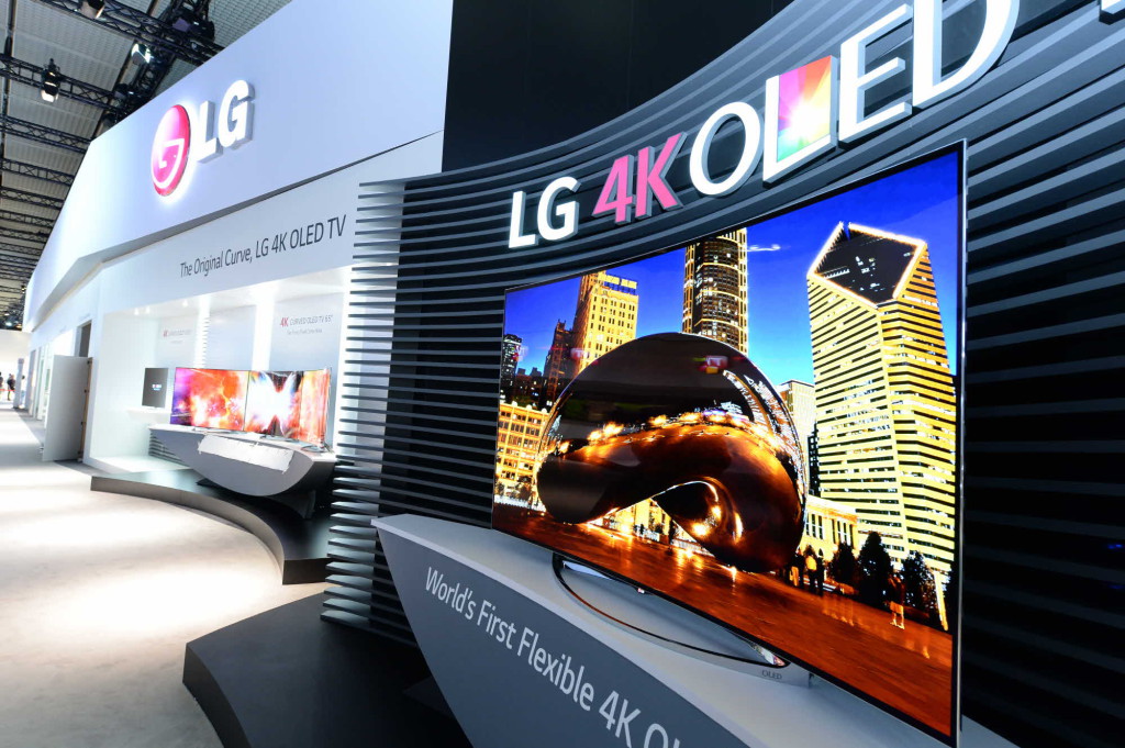 LG flexible OLED TV