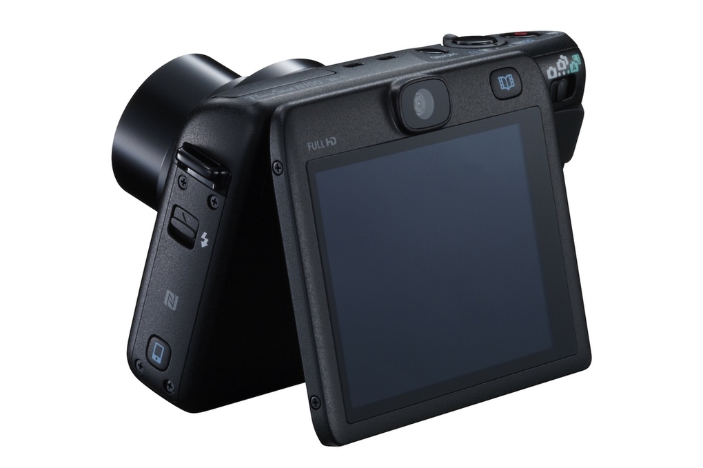 Uus Canon PowerShot N100 salvestab üheaegselt mõlemal pool kaamerat toimuvat