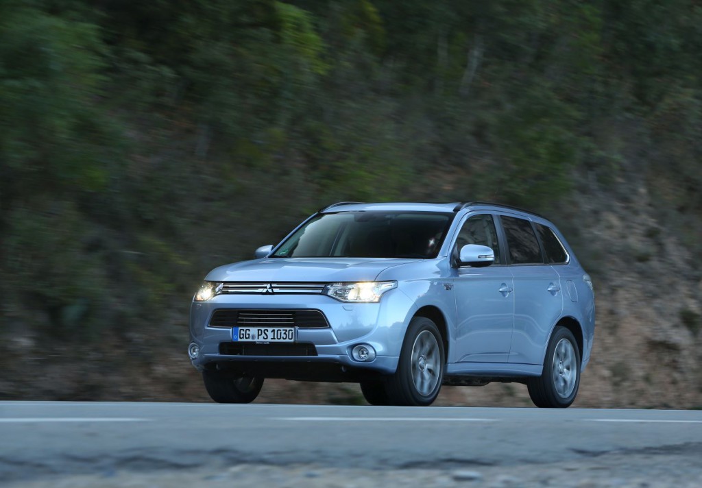 Mitsubishi Outlanderi hübriidversioon läbis Venemaal ekstreemtesti