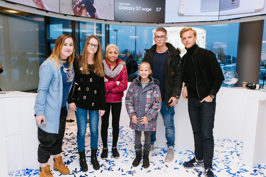 Jüri Pootsmann avas live-kontserdiga Samsungi esimese poe Eestis