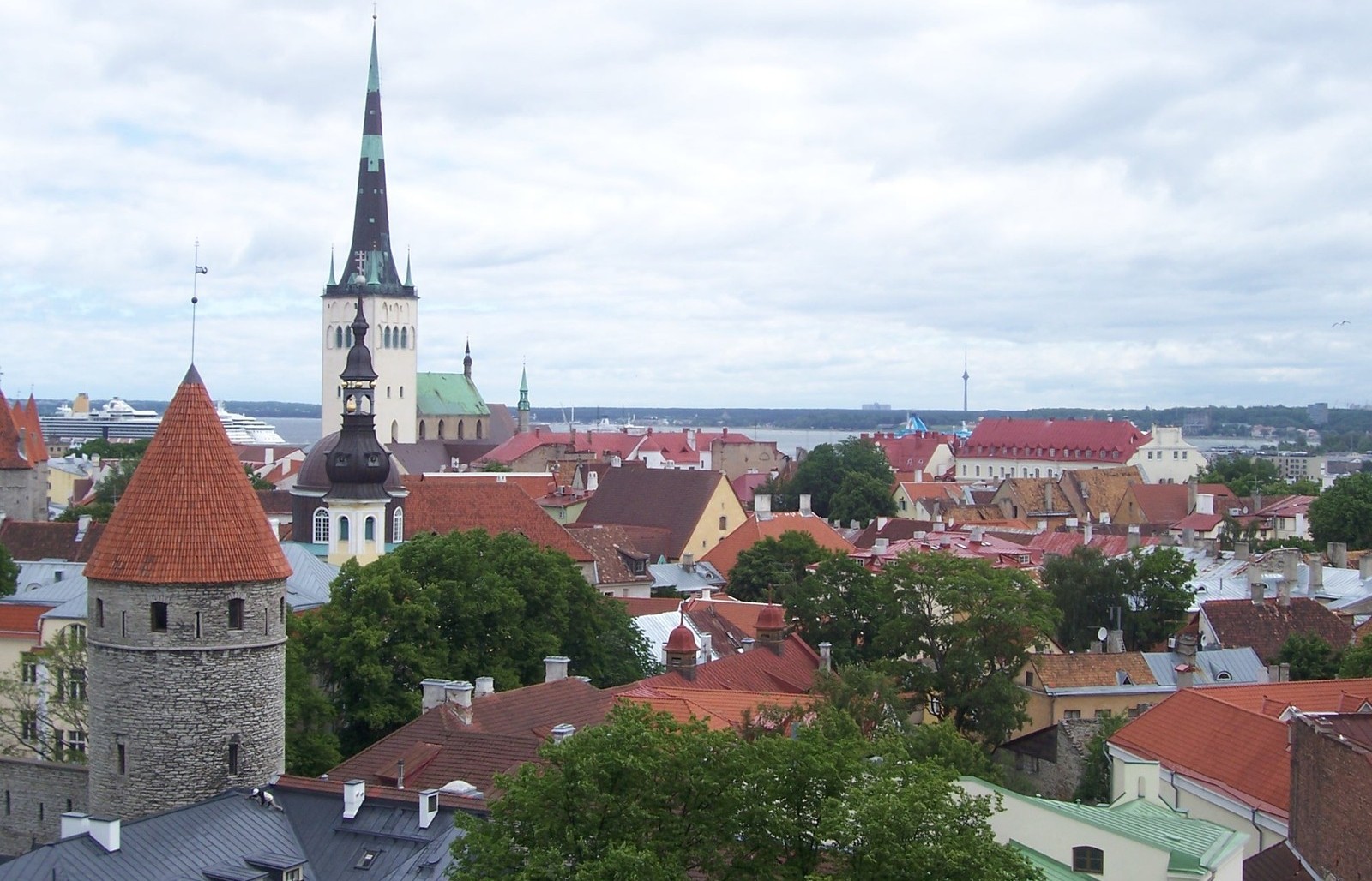 HEA TEADA I Tallinn pakub majandusraskustes linlastele täiendavaid sotsiaalmeetmeid