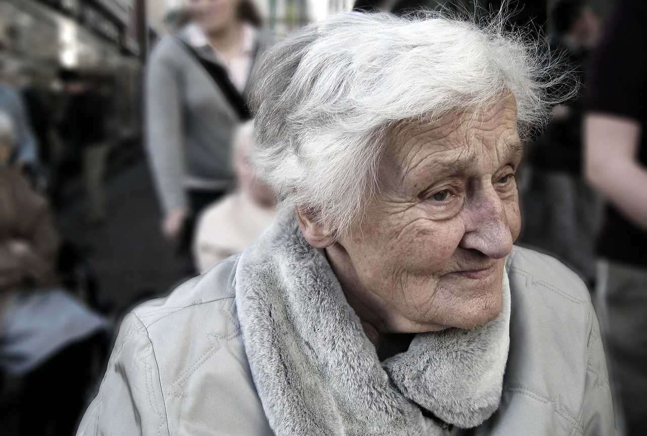 Eakaid oodatakse sõbrapäeval digiteenustega tutvuma! Kuidas oma lastelastega Skype’s ühendust hoida?