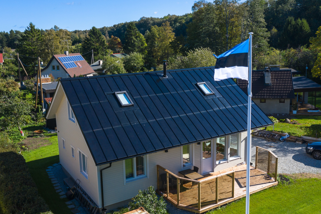 Päikesekatuseid tootev Eesti ettevõte võitis rahvusvahelise energiahiiu ENGIE säästlike lahenduste ideekonkursi